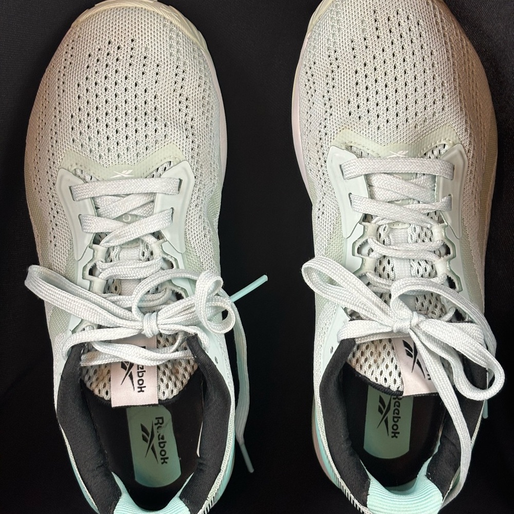 Reebok style FX3250 Size 8.5